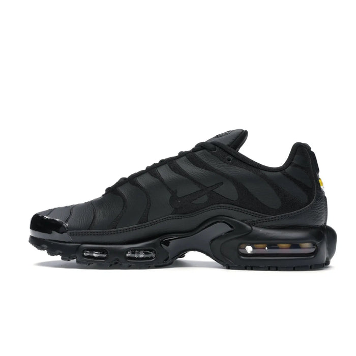 Nike Air Max Plus Triple Black Leather