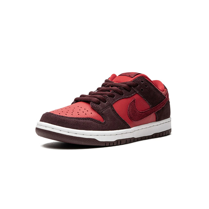 Nike SB Dunk Low Cherry