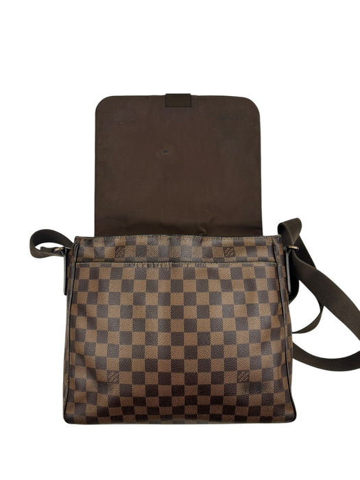 Louis Vuitton Messenger bag