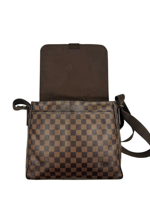 Louis Vuitton Messenger bag